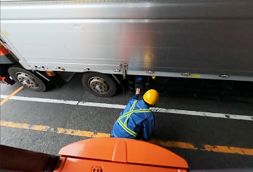 落下事故VR、脚立を立てる向き、脚立の向きを間違えた